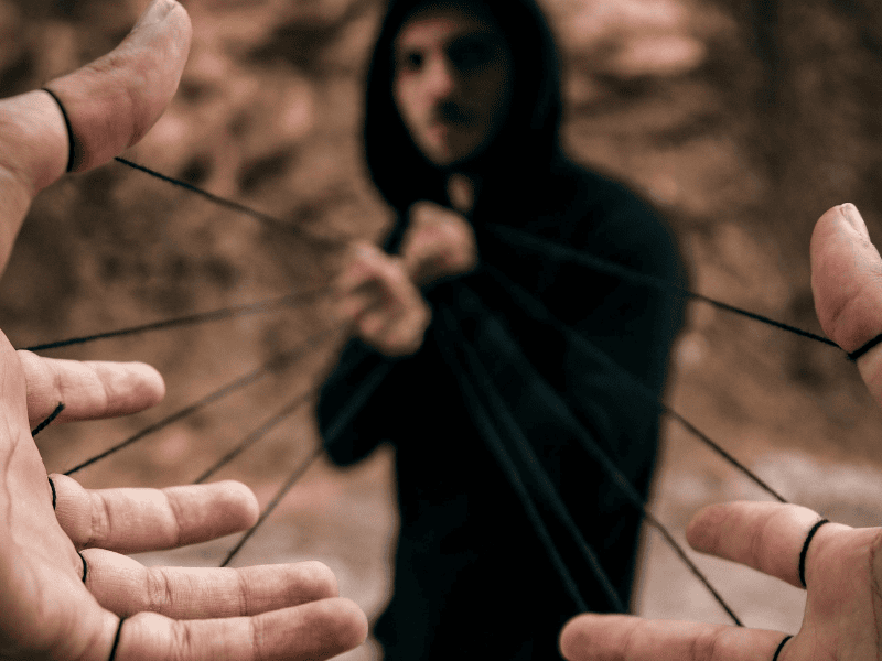 Convivendo com uma Pessoa Manipuladora — e como a psicoterapia pode transformar sua vida