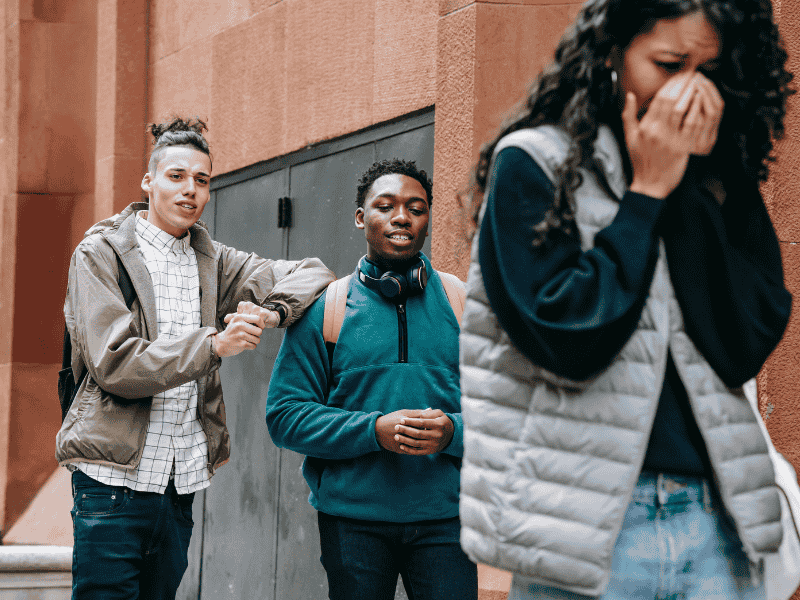Bullying Escolar na Adolescência: Como a Psicoterapia Pode Ajudar