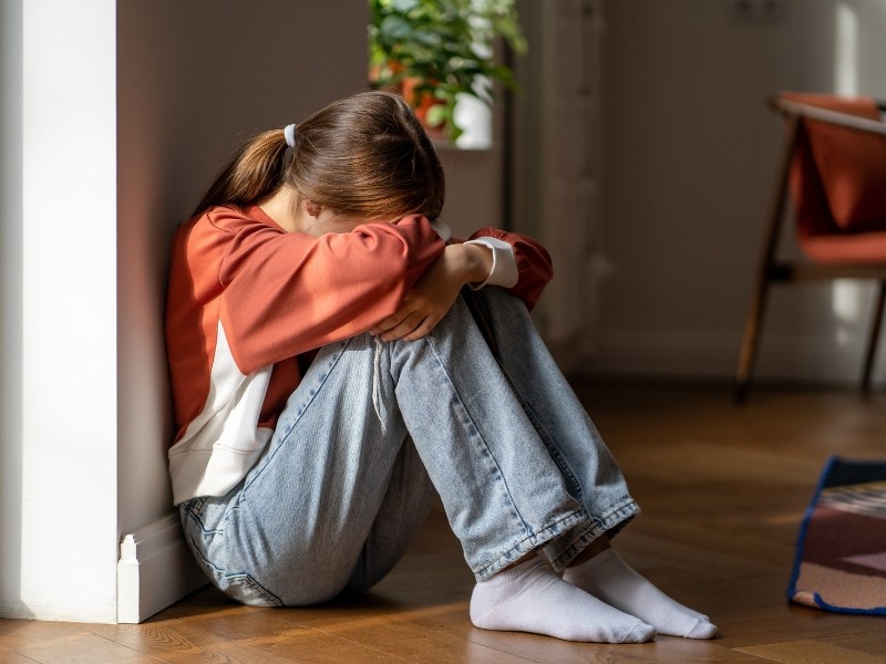 Adolescentes, Ansiedade, Automutilação e Dificuldade de Regulação Emocional: Como a Terapia pode Ajudar de Forma Concreta