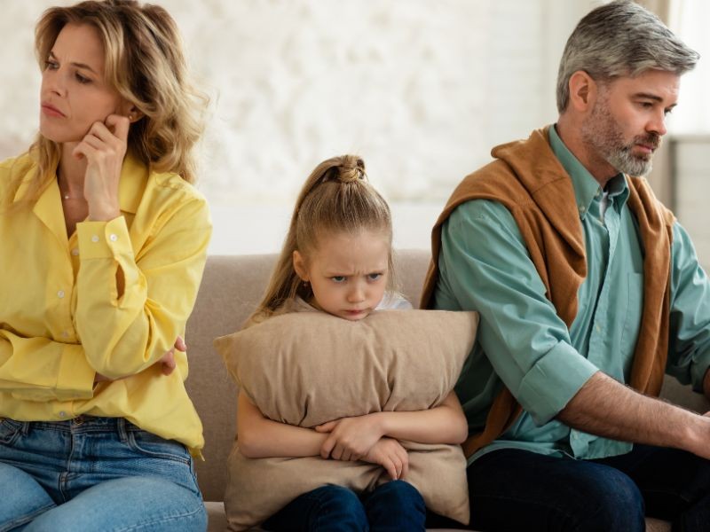 Tramas familiares: Quando histórias antigas continuam vivendo nas novas gerações.